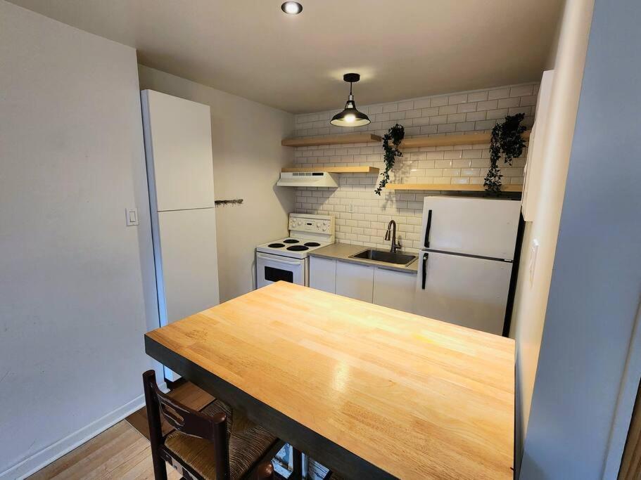 Loft Bien Situe Pour Decouvrir Vieux-quebec! Quebec City